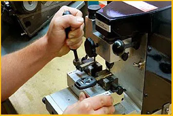 Half Price Locksmith Services Seattle, WA 206-317-8085 - automotive-keys-cut